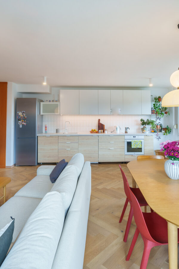 Dom interiérovej dizajnérky – červená niť rybej kosti