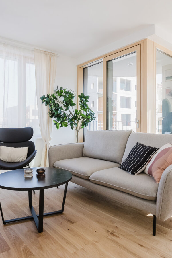 Remízek Radlice – kombinácia olejovaného a lakovaného duba